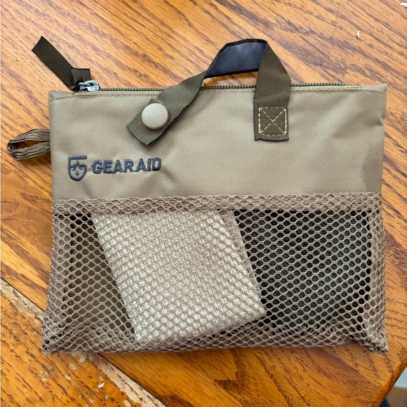 Gear Aid micro terry washcloth kit two camping washcloths with storage bag NWOT - Picture 2 of 8